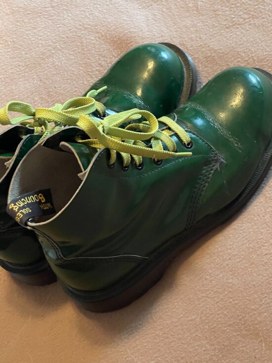 *VERY HARD TO FIND* VINTAGE 90s Dr Martens Green Patent Boots 6 holes Size 7 Men main image 6
